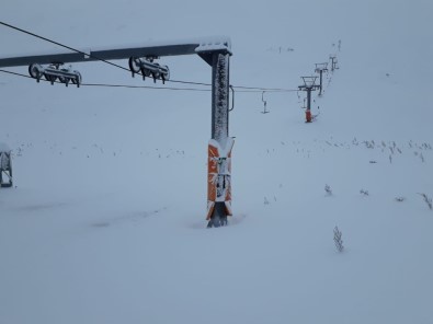 Davraz Kayak Merkezinde Kar Kalınlığı 40 Santimetreye Ulaştı