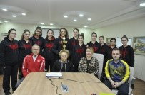 VOLEYBOL TAKIMI - GKV'li Filenin Gaziantep Şampiyonlarına Ödül