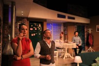 İZMIR DEVLET TIYATROSU - İzmir Devlet Tiyatrosu, 'Paraya Hayır' Oyunu İle 2018'İ Uğurluyor