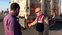 KIŞ LASTİĞİ - Jandarmadan Ağır Yük Taşıyan Araçlara Sıkı Denetim