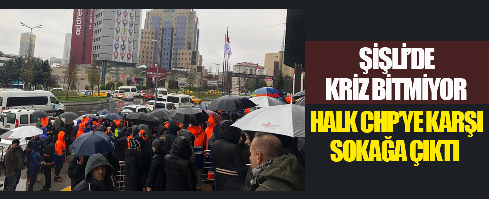 Maaşlarını alamayan işçiler CHP'li belediyenin önünde eylem yaptılar