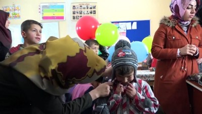 Muş'ta Köy Çocuklarını 'Isıtan' Yardım