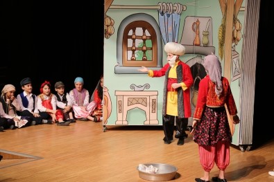 'Nasreddin Hoca' Akyazı SGM'de Sahnelendi