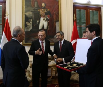 Cumhurbaşkanı Erdoğan'a Paraguay Devlet Nişanı