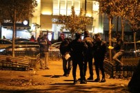 Kadıköy'de Bıçaklı Kavga Açıklaması 1 Yaralı