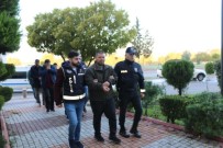 SUÇ ÖRGÜTÜ - Okul Müdürü Ve Muhtarın Da Olduğu Suç Örgütünün 30 Mağduru Var