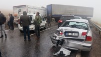 OSMAN DEMIR - Aksaray'da Sisli Havada 10 Araç Birbirine Girdi Açıklaması 2 Yaralı