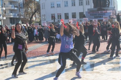 Manavgat'ta Kadına Şiddete Zumbalı Protesto