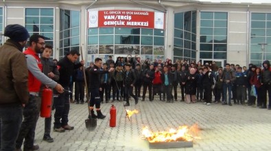 Öğrencilere Deprem Ve Yangın Söndürme Eğitimi
