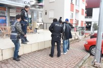 TOPLUM DESTEKLI POLISLIK - Okullar Ve Üniversite Çevresinde Çocukların Korunmasına Yönelik Uygulama