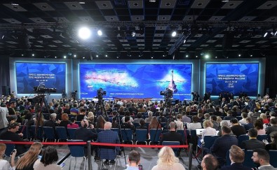 Rusya Lideri Putin Rekor Katılımlı Basın Toplantısı Gerçekleştiriyor
