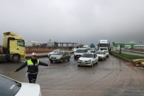 Tır Devrildi, Kilometrelerce Araç Kuyruğu Oluştu