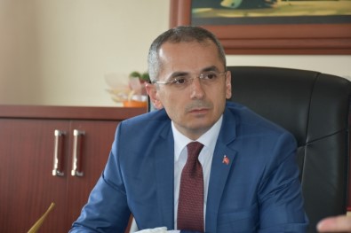 Tosya Kaymakamı Sosyal Medyada Kendisini Kral İlan Etti