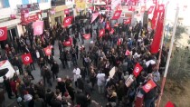 Tunuslu Öğretmenler Zam Talebiyle Gösteri Düzenledi