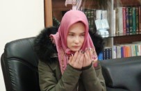 Ukraynalı Vieronika İslamiyet'i Seçti, Elif Adını Aldı.