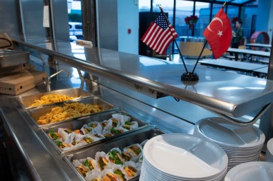 Amerika'da Yaşayan Türklerden Evsizlere Yardım Yemeği