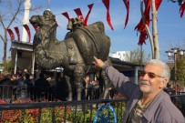 DEVE GÜREŞLERİ - Aydın'da Deve Heykeli Açıldı