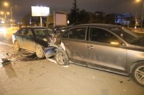 KALABA - Başkent'te Alkollü Ve Ehliyetsiz Sürücü Kazaya Neden Oldu Açıklaması 2 Yaralı