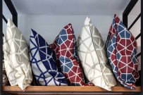 SULTAN CAMİİ - Eyüpsultan'a Gelen Yadigar Mağazası'na Uğramadan Geçmiyor