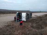 YOLCU OTOBÜSÜ - Yozgat'ta Yolcu Otobüsü Devrildi Açıklaması 1 Ölü, 15 Yaralı