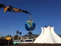 KARİKATÜRİST - İnci Heykeli Artık Daha Da Parlak