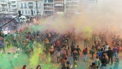 İzmir Boya Festivali İle Renklendi