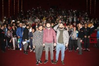 PERİHAN SAVAŞ - 'Kafalar Karışık' Oyuncuları Hayranlarıyla Buluştu