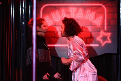 Sultana Kabaresi 21 Aralık'ta Yapılan Prömiyer İle Sanatseverlerle Buluştu