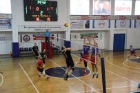 Voleybol Erkekler 1. Ligi Açıklaması Düzce Belediyespor Açıklaması 3 - Eskişehir Anadolu Üniversitesi Açıklaması 1