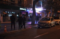 POLİS ÇEVİRMESİ - Başkent'te Eğlence Mekanı Çıkışı Silahlı Kavga Açıklaması 3 Yaralı