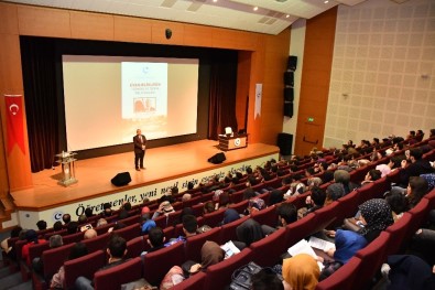 'Evanjeliklerin Türkiye Ve Dünya Politikaları' Konulu Konferans Yapıldı