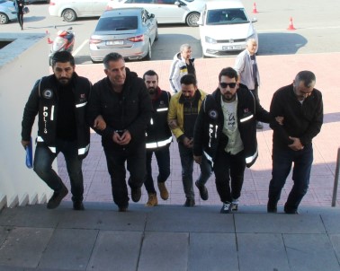 FETÖ'cünün Valizinden Çıkanlar Şoke Etti