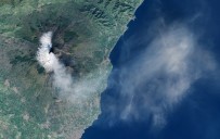 ETNA YANARDAĞI - İtalya'da Etna Yanardağı Yeniden Faaliyete Geçti