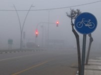 YAĞMURLU - Manisa'da Yoğun Sis Etkili Oluyor