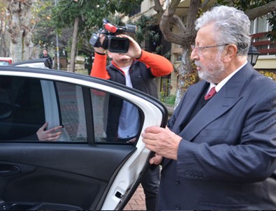 Metin Akpınar adliyeye götürüldü