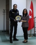BİRİNCİ SINIF - Müdür Şahin'den Başhekim Vekili Türe'ye Teşekkür Plaketi