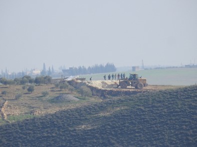 Operasyon Korkusu Teröristlere Hendek Kazdırıyor
