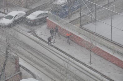 Siirt'te Kar Yağışı Etkili Oldu