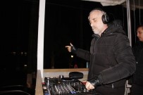 GECE KULÜBÜ - Ünlü DJ Suat Ateşdağlı DJ'lik Yapan Sosyal Medya Fenomenlerine Ateş Püskürdü