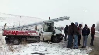 Van'da Zincirleme Trafik Kazası Açıklaması 10 Yaralı