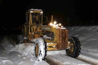OKTAY ÇAĞATAY - Bitlis'te Karla Mücadele Çalışmaları Gece Gündüz Devam Ediyor