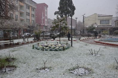 Dursunbey'de Kar Yağışı Başladı