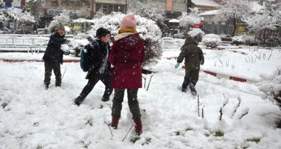 Dursunbey'de Okullara Kar Tatili
