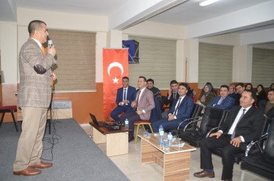 Eğitimci Yazar Tanışır, Eleşkirt'te Aday Öğretmenlere Öğretmenliği Anlattı