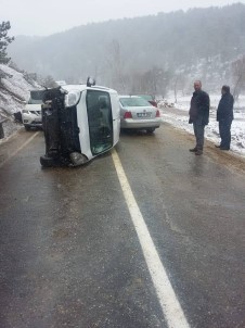 Emet'te Trafik Kazası Açıklaması 2 Yaralı