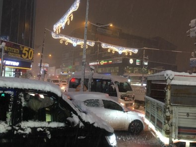 Kar Yağışı Ulaşımı Olumsuz Etkiledi