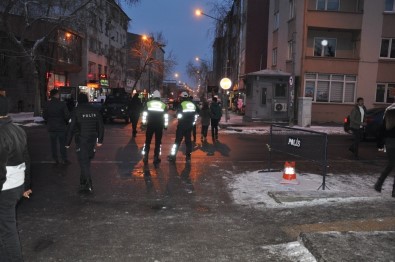 Kars'ta Öğrencilerin Sakladığı Çanta Polisi Alarma Geçirdi