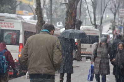 Mevsimin İlk Karı Kent Merkezine Düştü