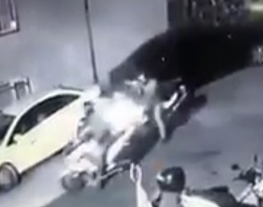 (ÖZEL) İstanbul'un Göbeğinde Motosiklet Hırsızlığı Kamerada