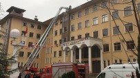 HASAN KEMAL YARDıMCı - Rize'de Bir Okulun Çatısında Yangın Çıktı